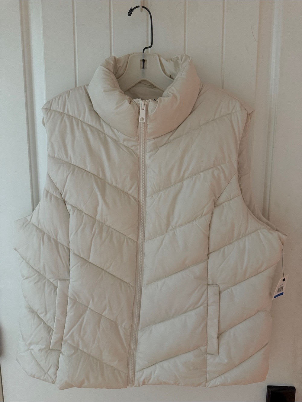 NWT Cole Haan Women's Chevron Quilted Puffer Vest in Ivory/Cream Size XL